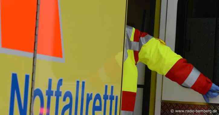 Mann verletzt sich bei Arbeiten mit Motorsäge schwer