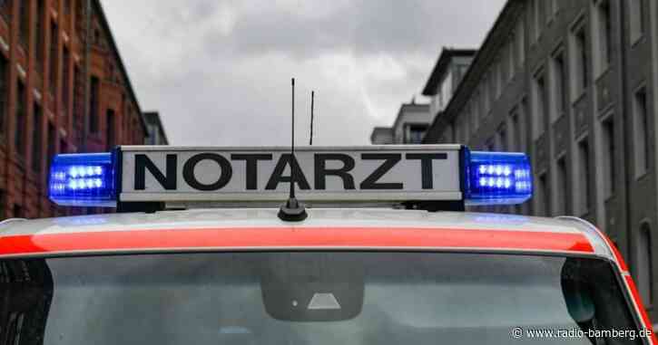 Reizgas in Hausflur versprüht: Vier Menschen leicht verletzt