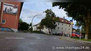 Traunstein: Ungezählt viele Fahrzeuge haben an der Kreuzung ihre Spuren hinterlassen. Die Stadt Traunstein ... - chiemgau24.de