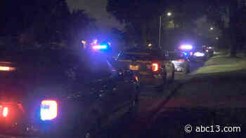 Drive-by shooter fires numerous shots into SE Houston home, hitting 19-year-old woman - KTRK-TV