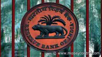 RBI buys record gold in H1CY21, reserves cross 700 tonnes