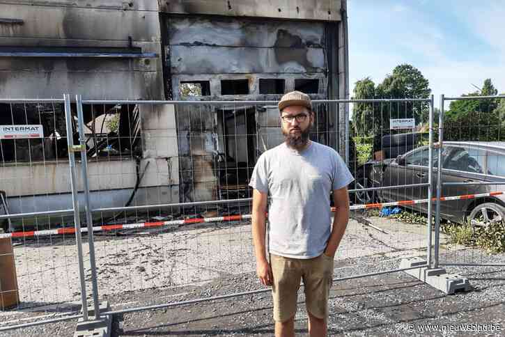 Kenneth (27) verliest drie oldtimers in verwoestende brand: “Werk van jaren in enkele minuten in vlammen opgegaan”