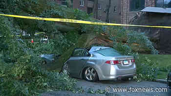 Midwest ravaged by more storms, leaving hundreds of thousands without power