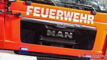 Gefährlicher Einsatz: Feuerwehr Tornesch löscht Auto unweit des Awo-Senioren- und Pflegeheims | shz.de - shz.de