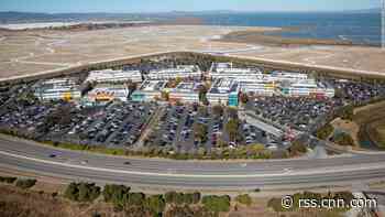 Facebook pushes its office reopening to 2022