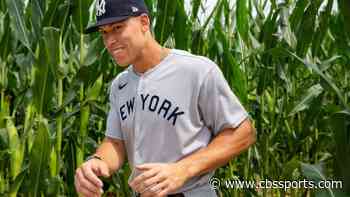 LOOK: Yankees' Aaron Judge shows off custom cleats for Field of Dreams game