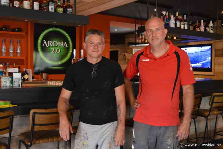 Arona 2.0 heropent na sluiting van anderhalf jaar door corona en juridische strijd: “Het is niet omdat je vijftig bent, dat je te oud bent voor een danscafé”