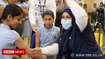 Blackburn teacher breaks henna tattoo art world record