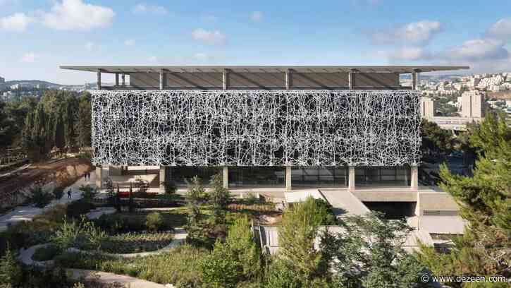 Foster + Partners wraps aluminium screens around university laboratory in Jerusalem