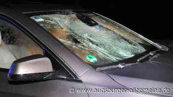 Mann schlägt im Sheridan-Park auf geparkte Fahrzeuge ein