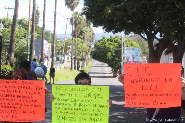 Con bloqueo, exigen suministro de agua en Cuernavaca - La Jornada
