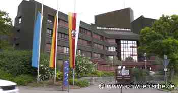 Trauerbeflaggung am Landratsamt Neu-Ulm - Schwäbische