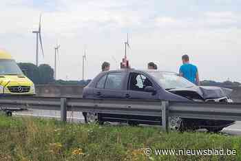 Twee lichtgewonden bij kop-staartaanrijding (Assenede) - Het Nieuwsblad
