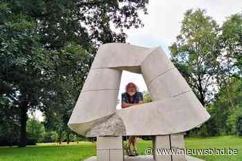 Beeldhouwer Guy Janssen scoort net over grens in Bergeijk