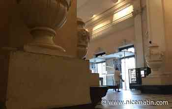 Ayant fait vœu d’abstinence jusqu’au mariage, il propose une relation sexuelle à une adolescente à Hyères