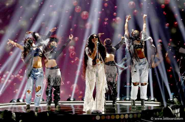 H.E.R. Delivers Crowd-Pleasing Performance With L.A. Phil at the Hollywood Bowl