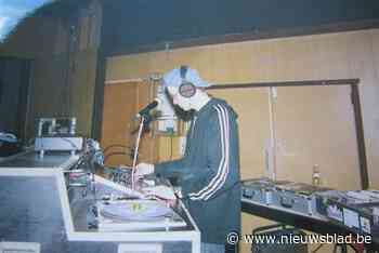 BLIJVEN PLAKKEN “Wij kenden onze platenbak vanbinnen en vanbuiten”