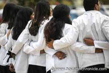 Medical-student orientation turns into COVID cluster - Houston Chronicle