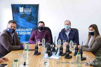 Provincia de Buenos Aires: Villalba encabezó la entrega de equipos de comunicación P25 a las Fuerzas Federales - Argentina.gob.ar Presidencia de la Nación