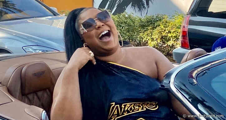 Lizzo Drives Around Beverly Hills Blasting Her New Song 'Rumors'