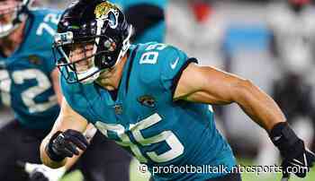 Tim Tebow gets 16 snaps at tight end in preseason opener