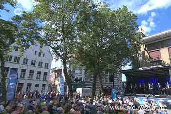 Ook de Grungblavers vieren vandaag Moederkesdag, bekijk hun concert op ATV