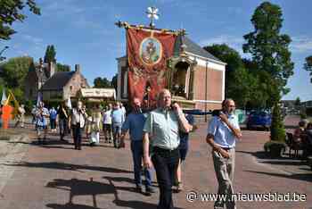 Processie is voorbode van kermis, maar drinken of eten in horecazone kan enkel met Covid Safe Ticket