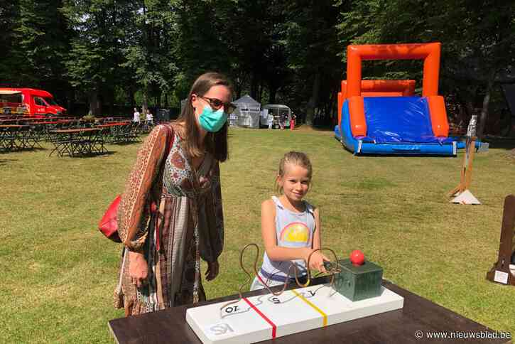 Inwoners vieren Feest in ’t Dorp aan Heggekapel