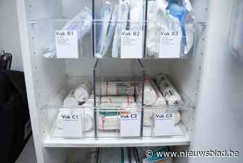 Auto tegen paal in Helchteren