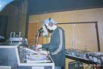 BLIJVEN PLAKKEN “Wij kenden onze platenbak vanbinnen en vanbuiten” - Gazet van Antwerpen