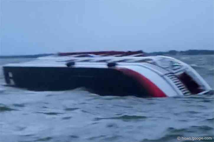 Texas party boat with 53 passengers capsizes, leaving one dead - Yahoo News
