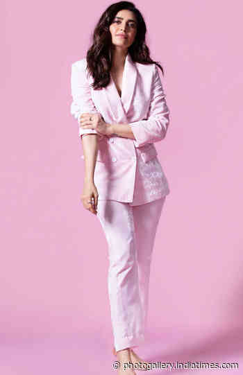 #ETimesCelebTracker: From Karishma Tanna to Sofia Vergara—here are today's 20 best celeb moments! - Times of India