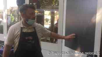 Modena, in tre minuti entra e fa razzia in cassa - La Gazzetta di Modena