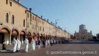 Carpi, migliaia di fedeli alla processione dell'Assunta - La Gazzetta di Modena