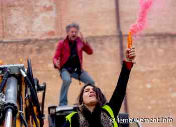 Frontignan : « Johnny, un poème », pour déterrer un mort pareil, il faut bien une grande pelleteuse ! - Le Mouvement - lemouvement.info