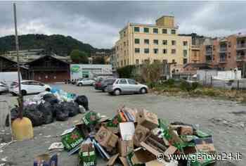 Voltri, bivacchi abusivi e una montagna di rifiuti in spiaggia. Il municipio: “Abbandonati dal Comune” - Genova24.it