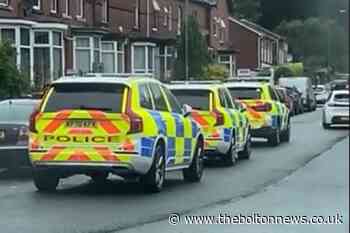 Armed police called to Bolton street over gun threat man - The Bolton News