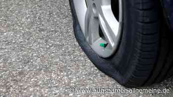 Unbekannter zersticht vier Reifen in Pfersee