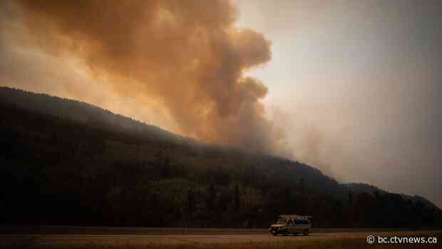 B.C. wildfires: Growing blazes lead to Coquihalla Highway closure, evacuation alerts for Merritt, Kamloops