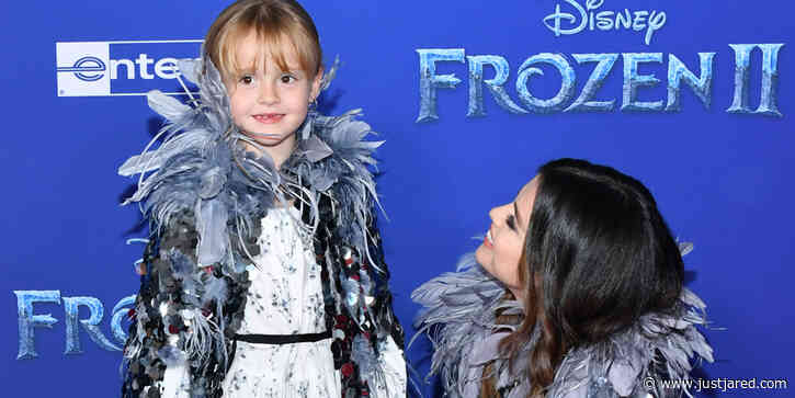 Selena Gomez Gets Trolled By Sister Gracie As She Tries To Remember How To Use Snapchat