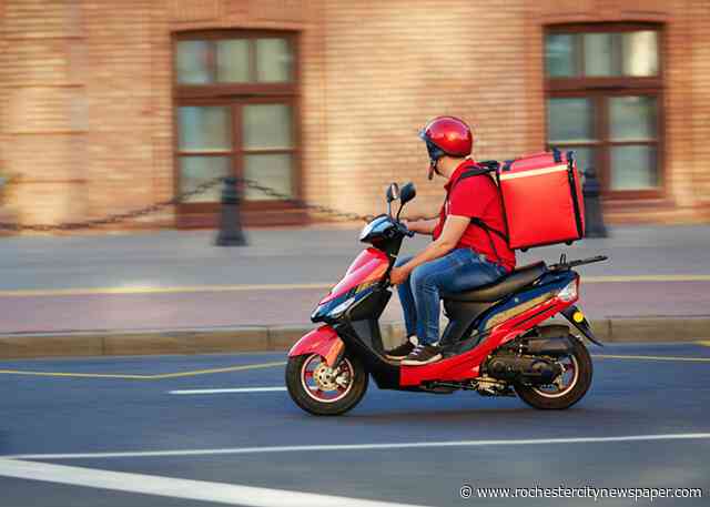 Bill looks to curb food deliverers' 'back-door dash' on restaurants