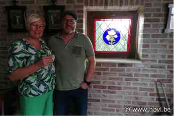 Josly Boosten maakt glasramen in lood voor kapel in Elst - Het Belang van Limburg
