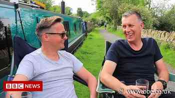 Lancashire couple's narrowboat life fascinates YouTube users