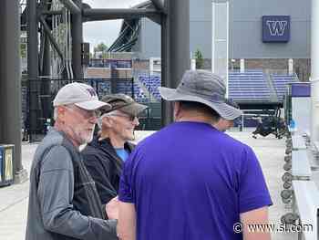 Husky Practice Draws Coaching Icon as Hart Comes for a Look - Sports Illustrated