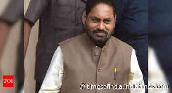 Coaching institutes meet with guardian minister, push for reopening - Times of India