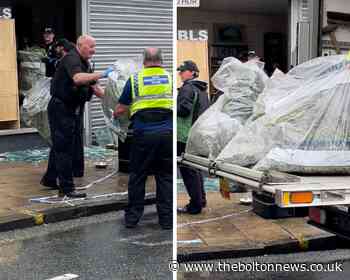 Removal van sent to scene of Bradshawgate cannabis farm - The Bolton News
