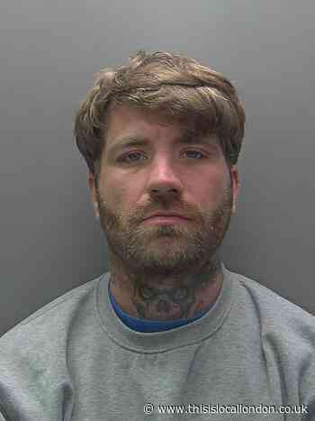 Police trying to find wanted man with links to Potters Bar