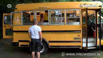 Jonge onderneemster tovert oude Amerikaanse schoolbus om tot 'Frietbus'