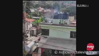 Video: Hombre recibe descarga eléctrica en Cuernavaca - Noticieros Televisa