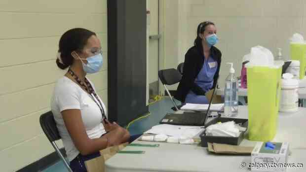 Calgary Macleod South vaccination clinic to close Aug. 31